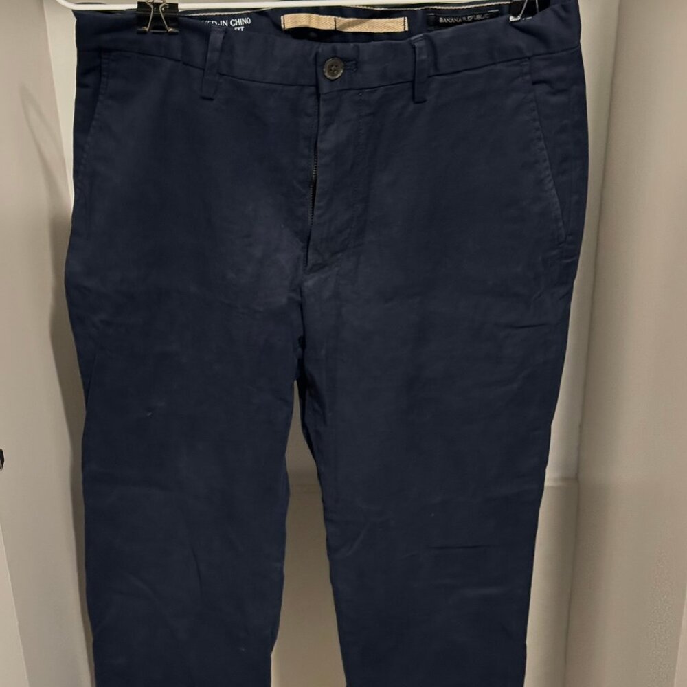 Banana Republic Lived In Chino Athletic Fit Navy 31x30